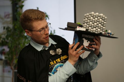 Towards entry "Andreas Bezold: Dissertation with Distinction and DGM Young Scientist Award"